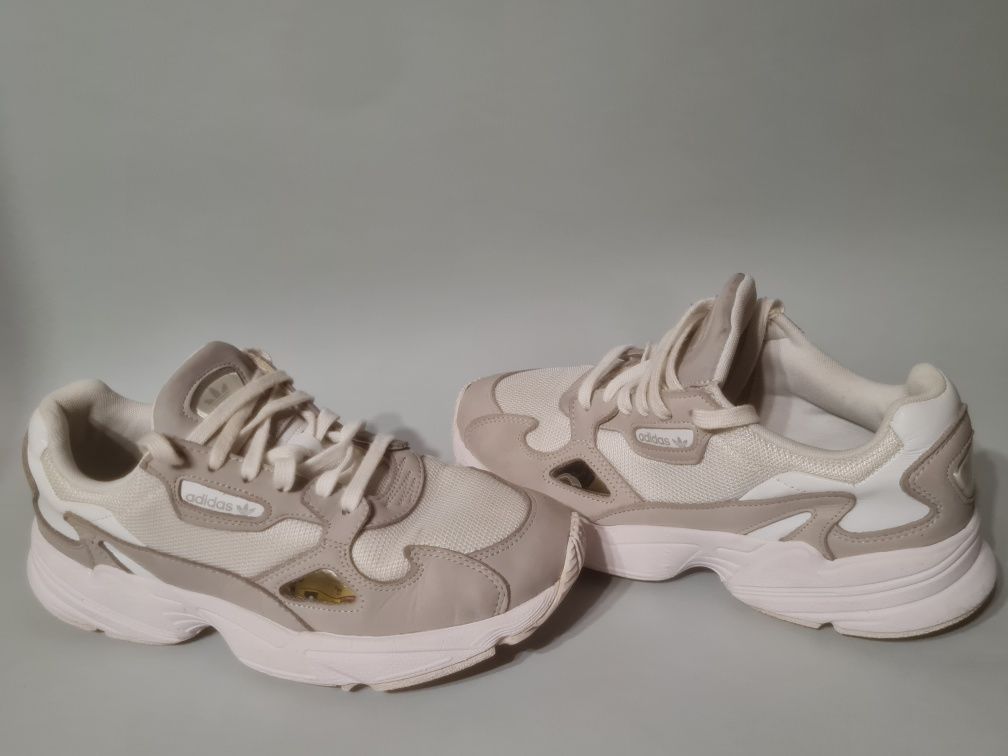 Adidas falcon logo online