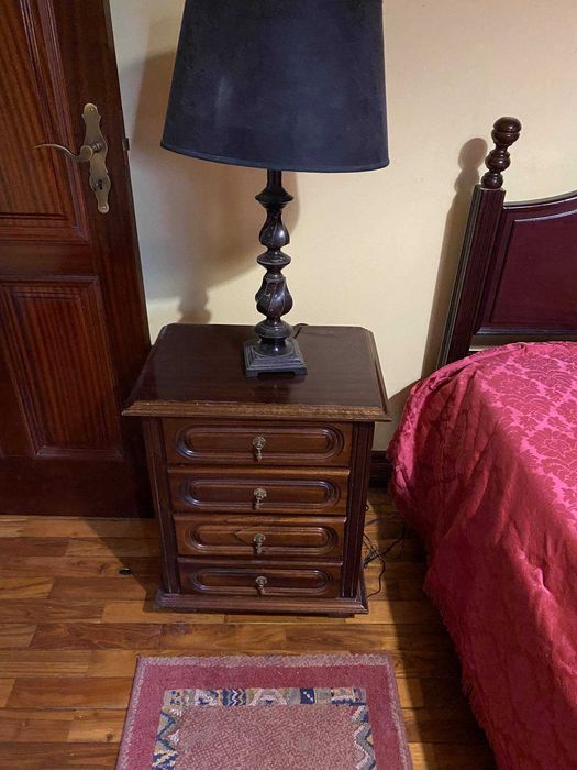 Cama + Mesinha Cabeceira