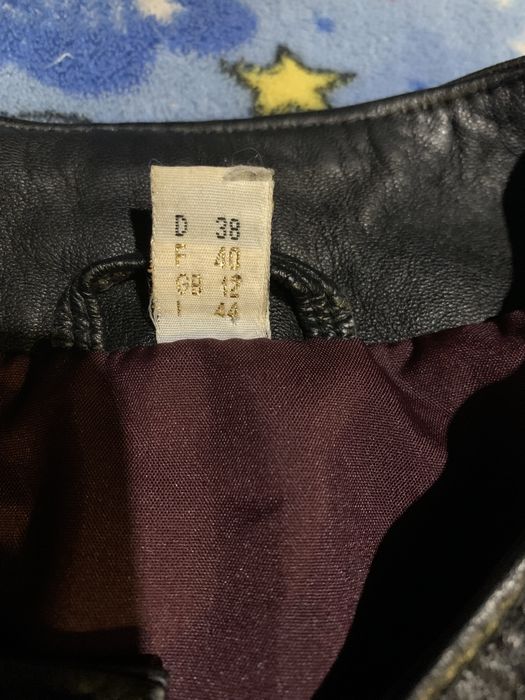 Шкіряний піджачок,в ідеальному стані