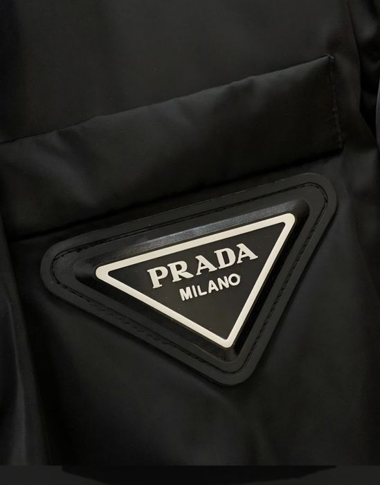 Пальто Prada подовжене,  розмір М/38