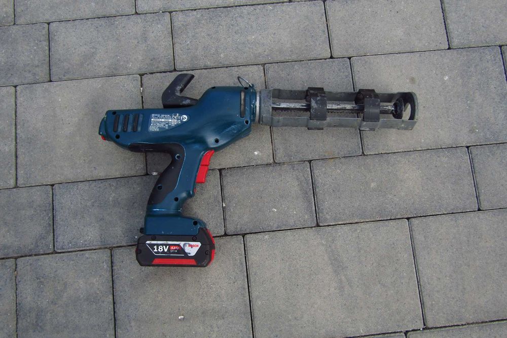 Bosch GCG18V-310 Bosch pistolet do silikonu