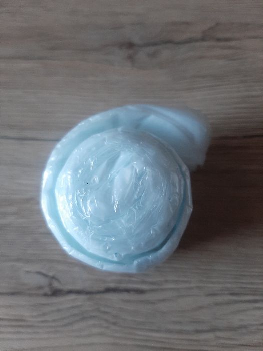 Płaszcz przeciwdeszczowy w kuli breloku