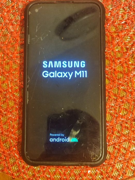 Продам телефон samsung m11