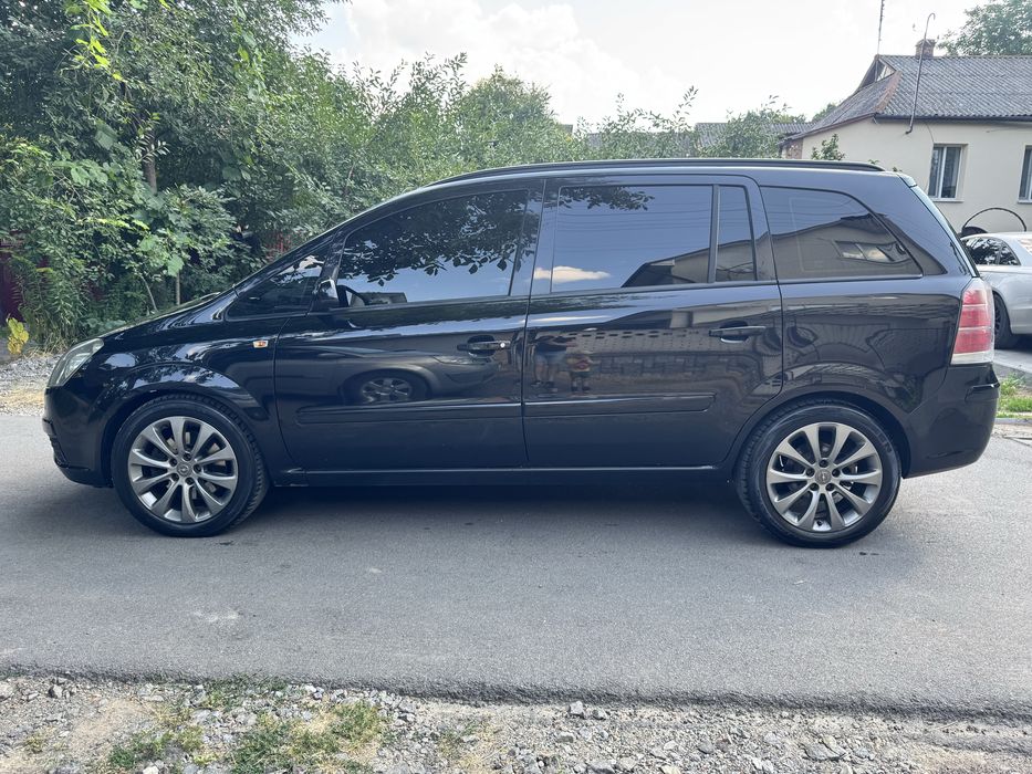 Продам Opel Zafira B