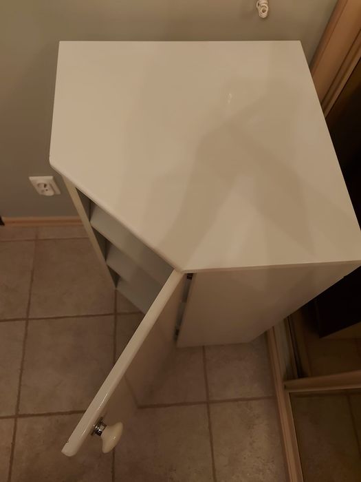 Szafka narożna, idealna pod umywalkę, jak nowa