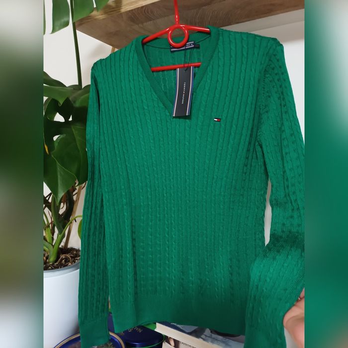 Śliczny zielony sweterek Tommy Hilfiger