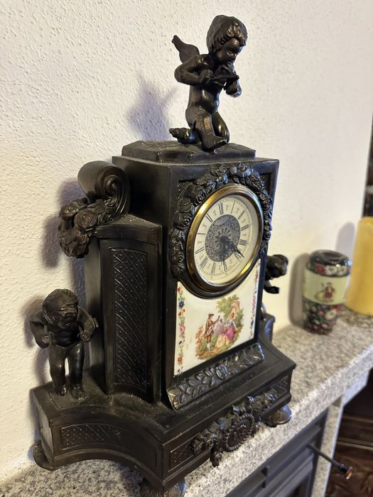 Relogio antigo de metal