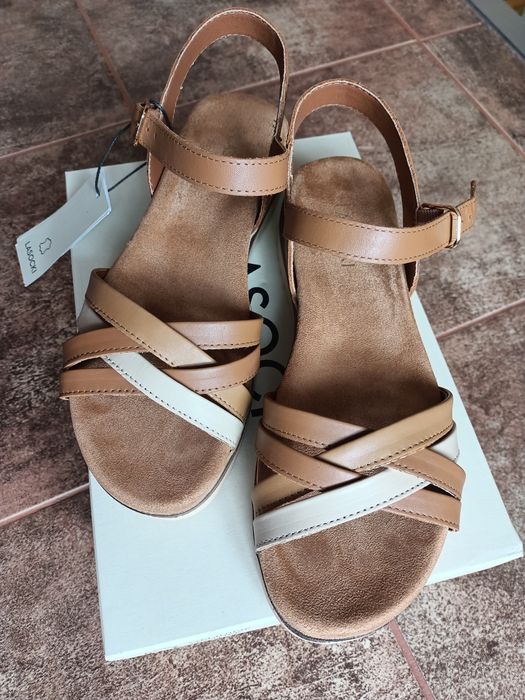 Skórzane sandały Lasocki