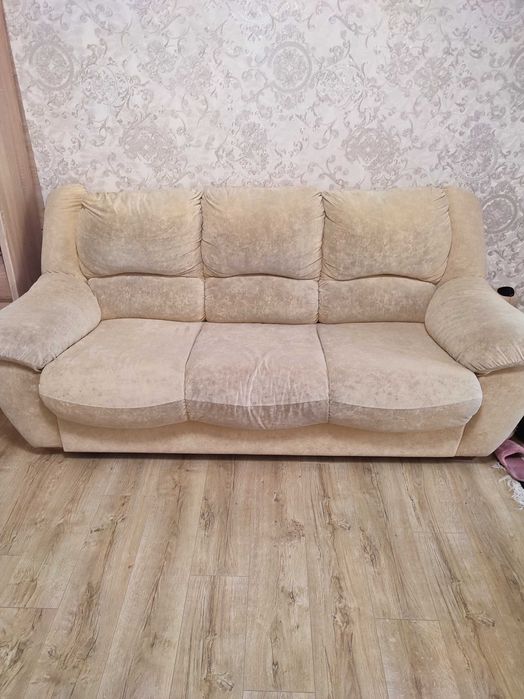Продам мягкий и удобный диван.