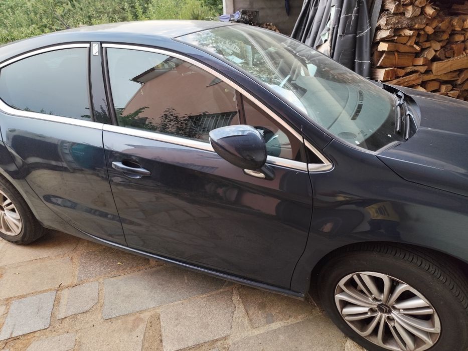 Vendo DS 4 semi-novo
