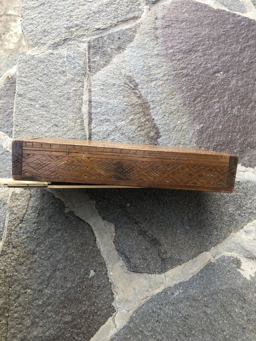 Цікава старовинна скринька