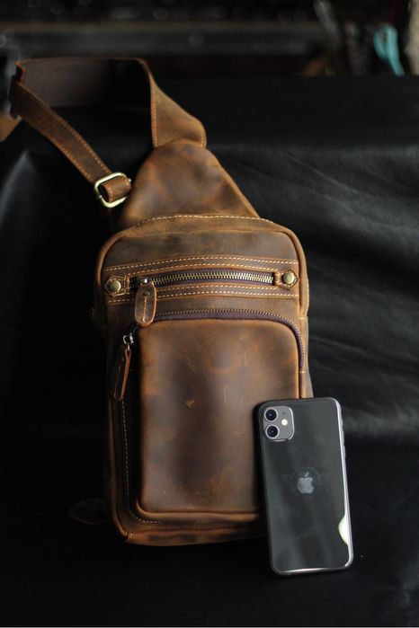 Велика / вмістка сумка шкіряна чоловіча на грудь слінг. Crazy horse
