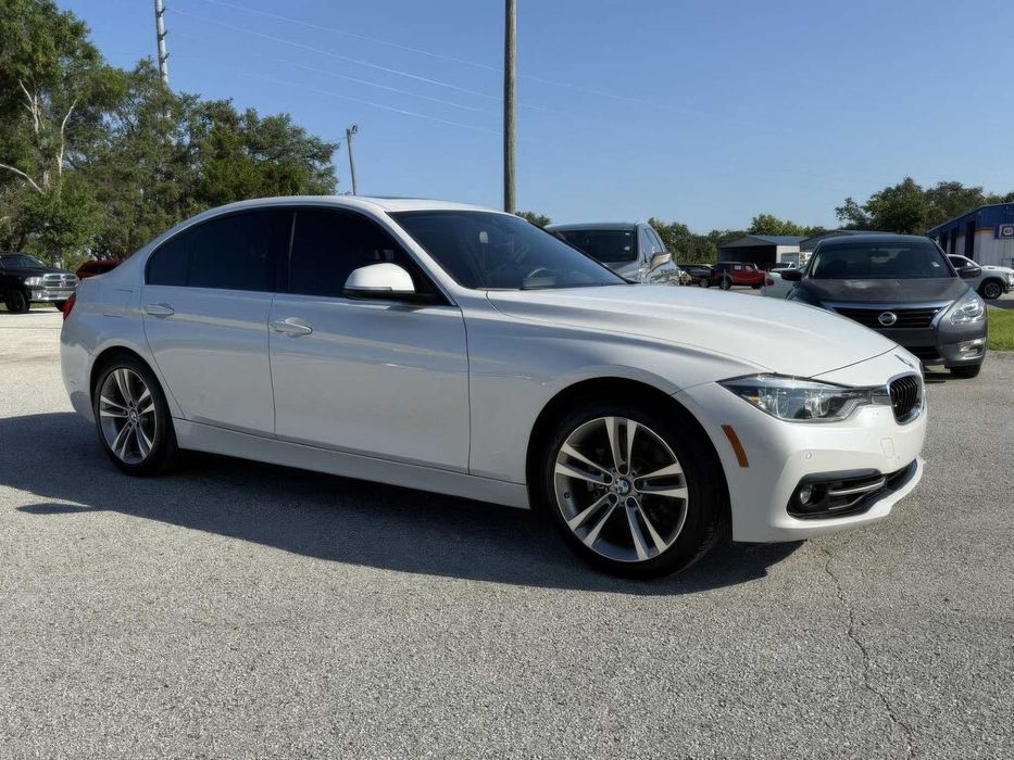 BMW 3 Series 330i      2018