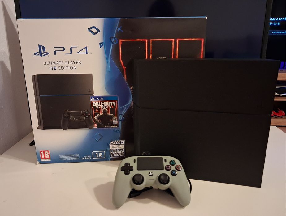 Consola Sony PlayStation 4 (PS4) FAT 1TB + Comando Nacon NOVO