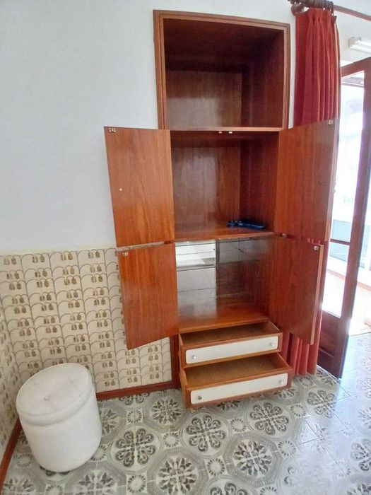 Aluga-se Quarto em Algés