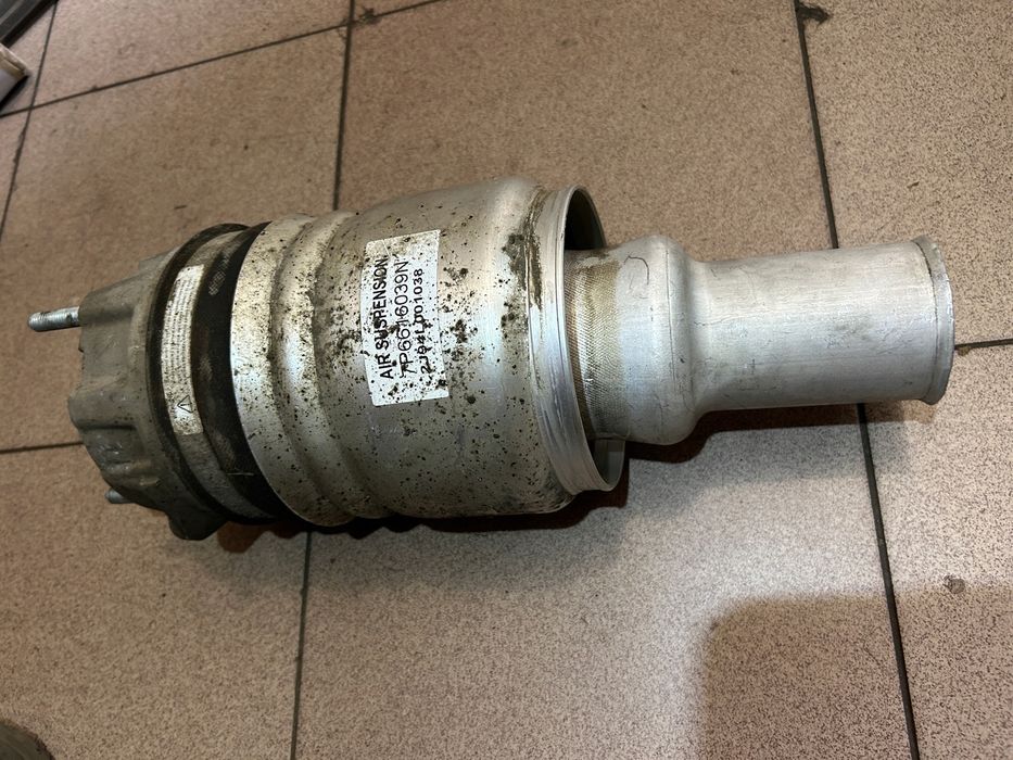 Poduszka Miech Amortyzatora Lewy przód VW Touareg II Porsche…