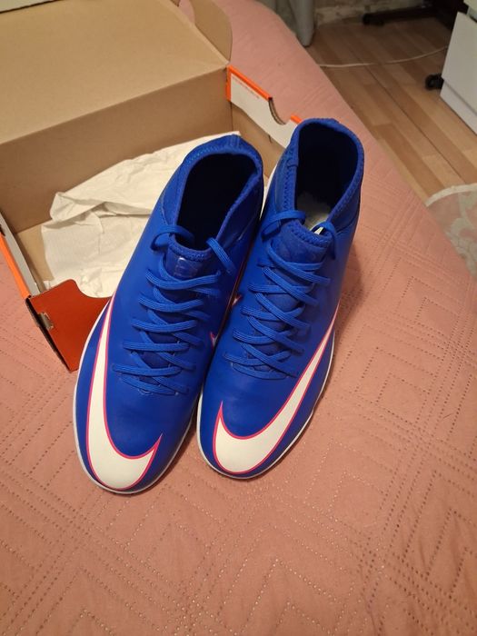 Chuteiras da Nike novas