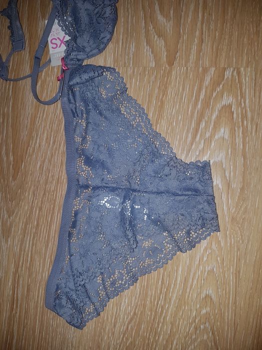 Nowy komplet bralet plus majtki