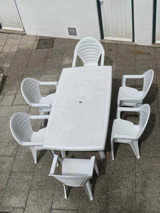 Conjunto de mesa e 6 cadeiras em plástico branco – ideal para exterior