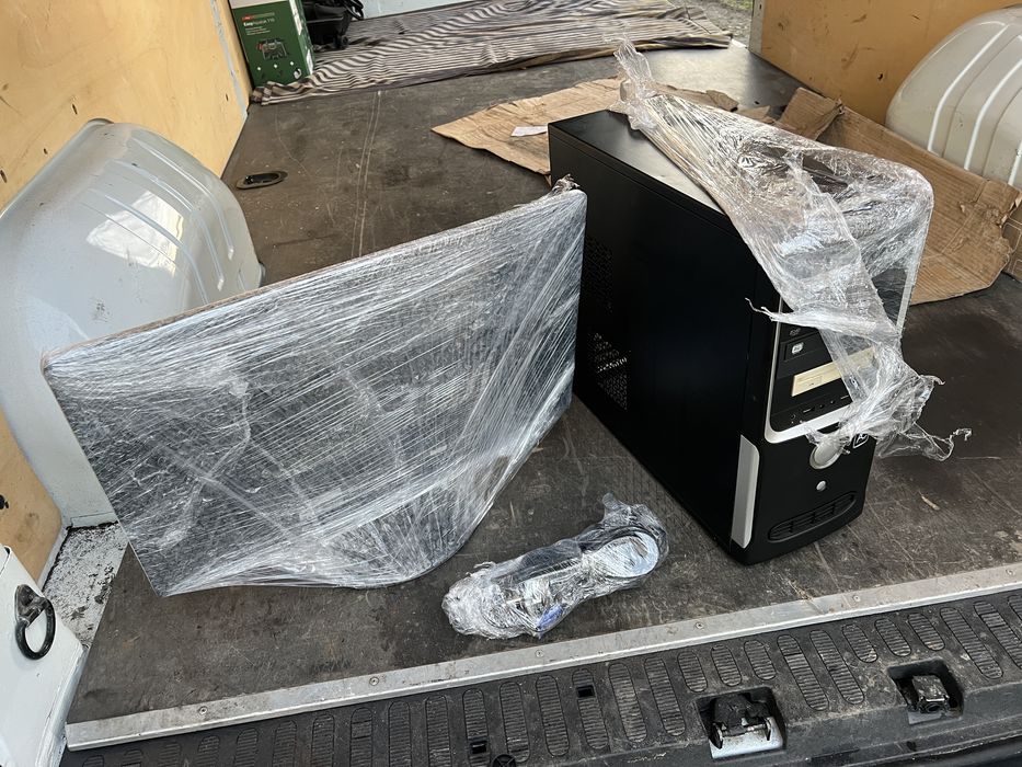 Компютер з монітором