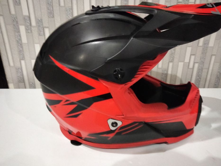 Продам мотошолом ls 2