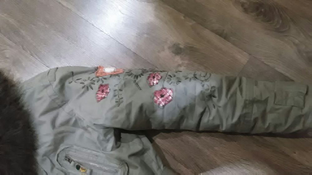 House oryginalna parka khaki rozm.38 zima wyszywana