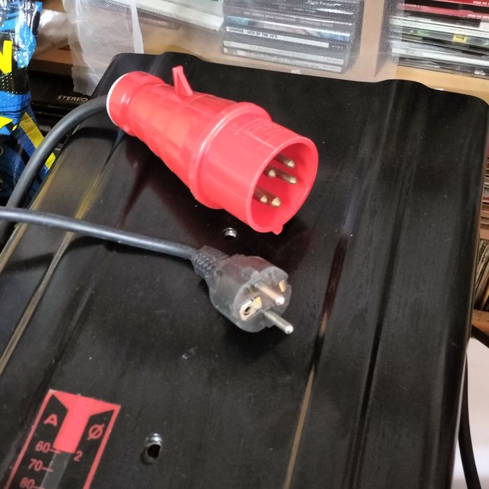 Máquina soldar nova na caixa