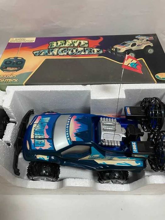 Carro telecomandado - Brave Vanguard