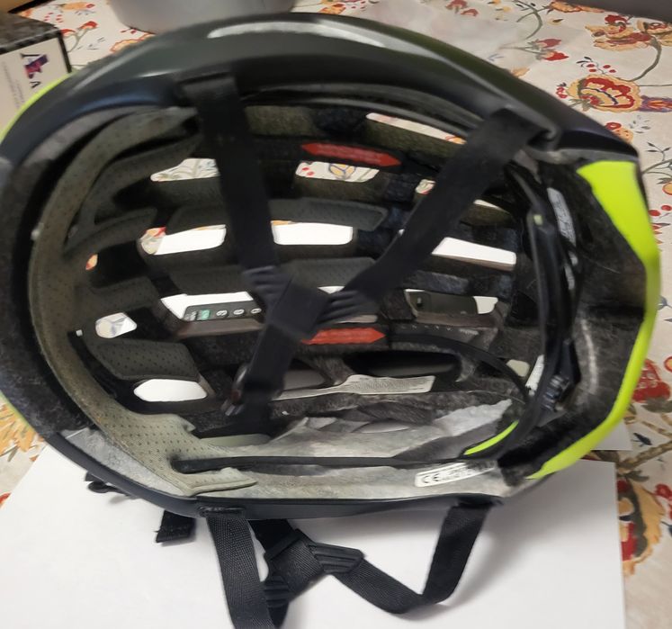 Capacete profissional de ciclista