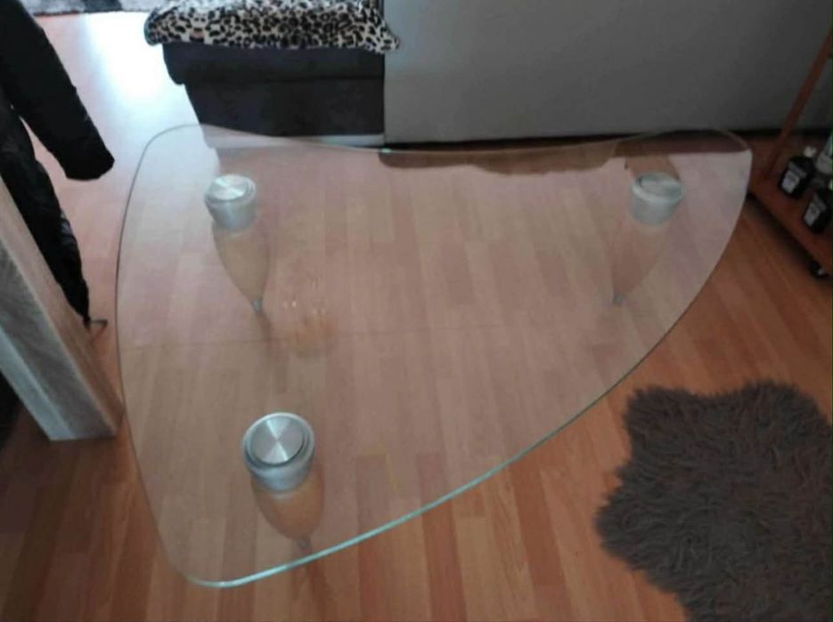 Mesa de centro em vidro