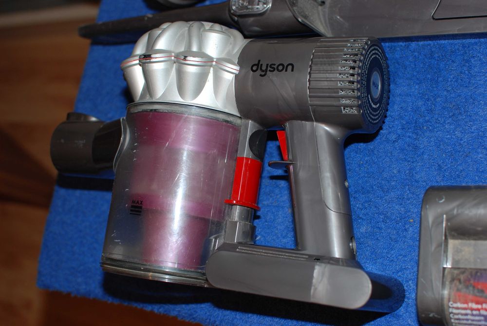 Dyson V6 odkurzacz bezprzewodowy .Komplet .