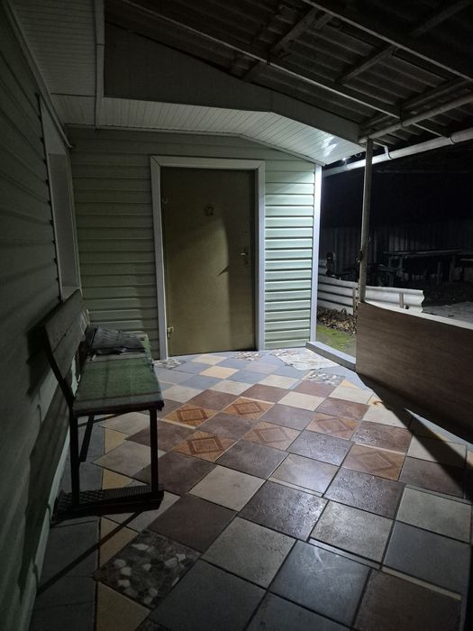 Продається господарство з невеликим будинком та землею 0.83 га. в селі