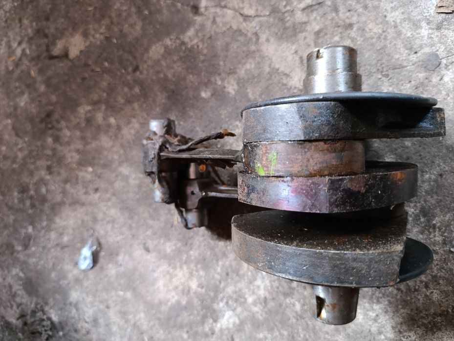 Колінвал Урал кришки мотора інше