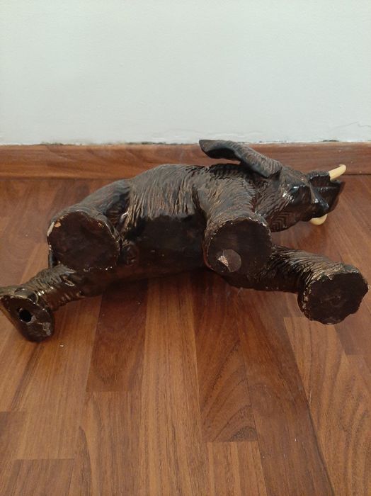 Elefante grande em cerâmica