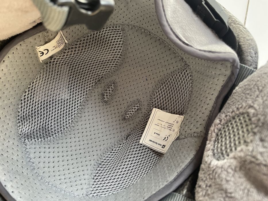 Kask narciarski IQ rozmiar 56 - 58 cm.