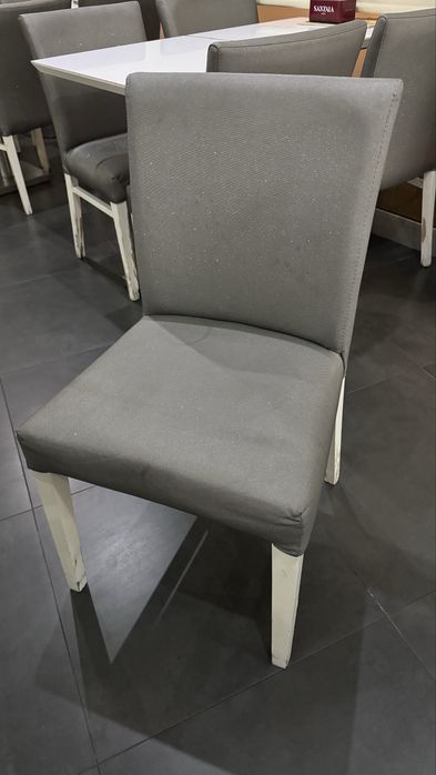 Mesas, cadeiras, sofas e móvel