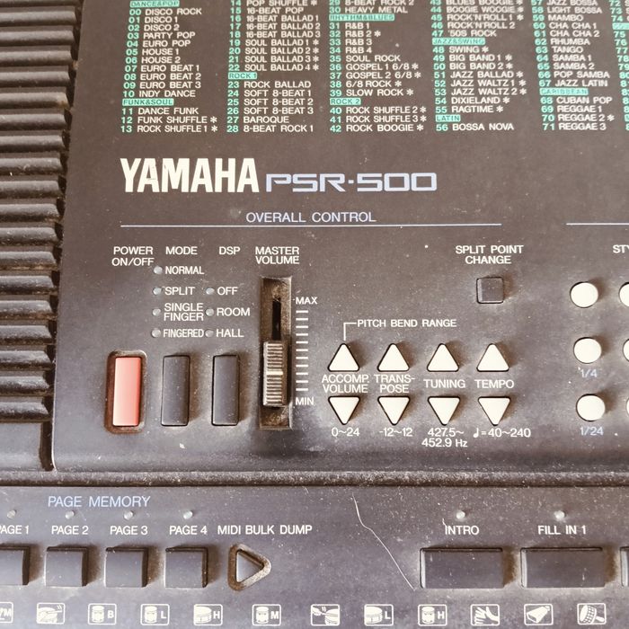 Órgão Yamaha com cavalete