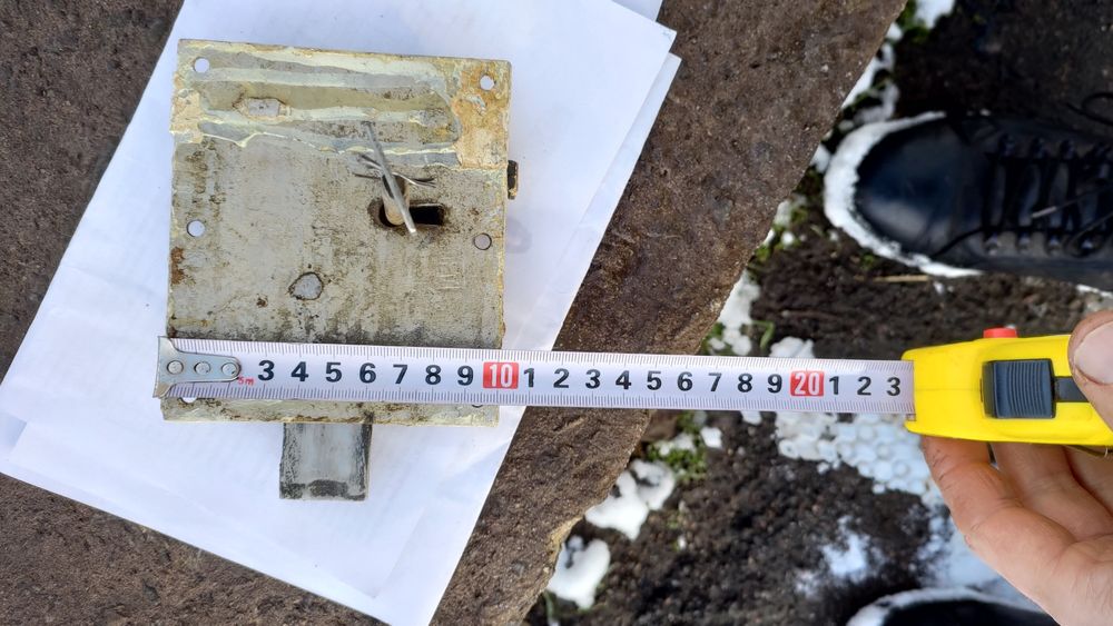 Дверной замок с предохранителем