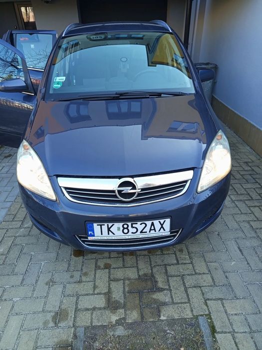Opel Zafira Opel Zafira 1.6 benzyna gaz.  7 miejsc.
