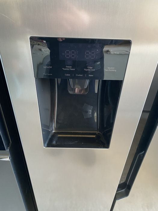 Холодильник LG GS-M32HSBEH сріблястий