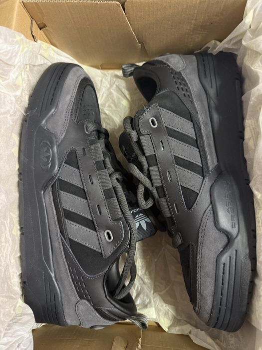 нові чоловічі кросівки adidas “Adi 2000”