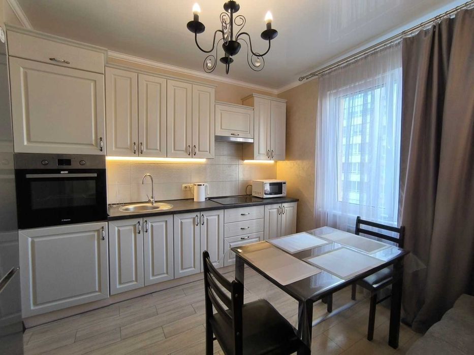 Посуточно свободна  своя новая евродвушка  ЖК Радужный 2+2