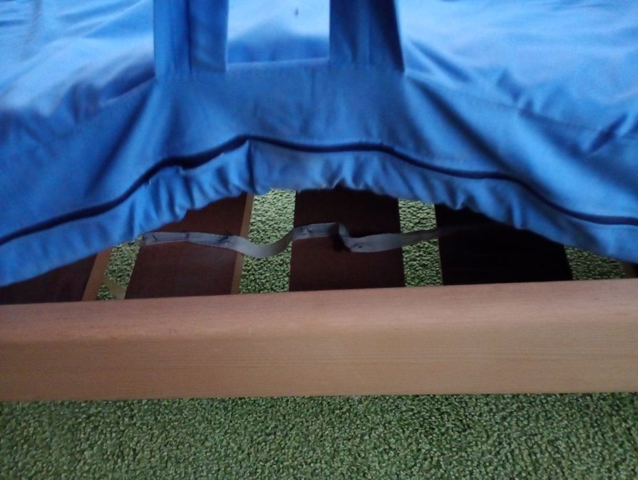 Ліжко з дерева, міцне