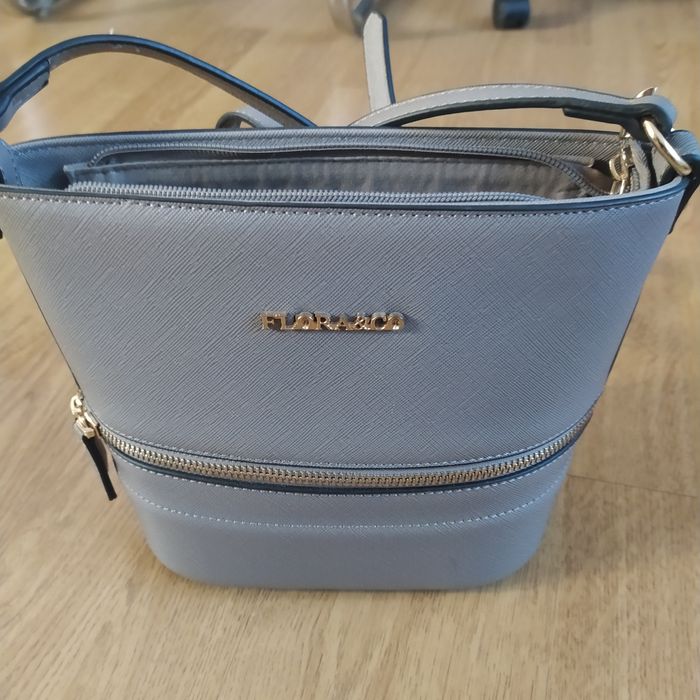 Mała szara torebka