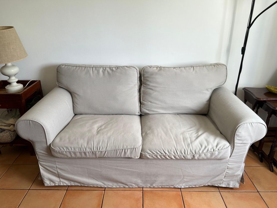 EKTORP sofá de 2 lugares