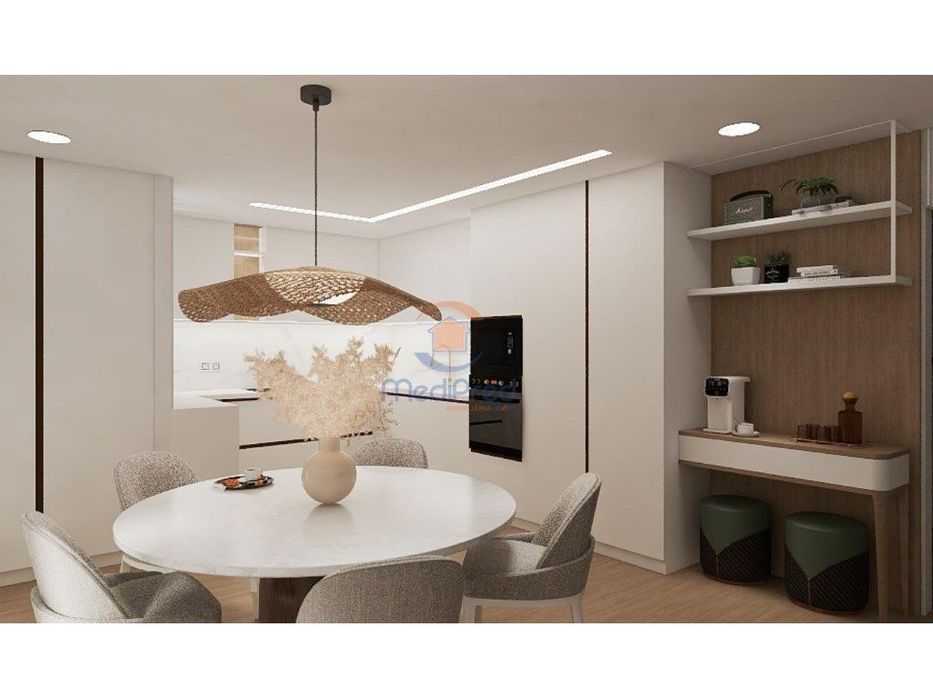 Apartamento T2 com 2 Varandas e 2 Parqueamentos | Famões, Odivelas