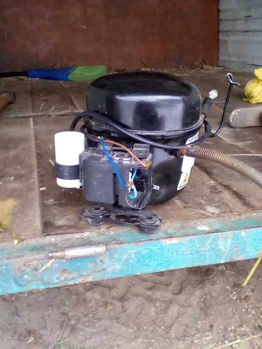 Компрессор для холодильника.