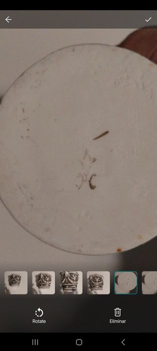 Vaso antigo em cerâmica
10 cm de diâmetro e de altura aproximadamente