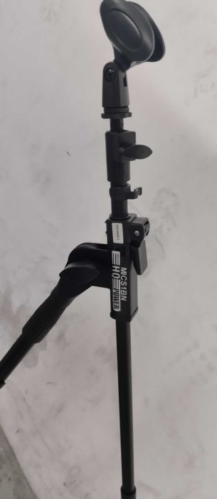Tripé para microfone