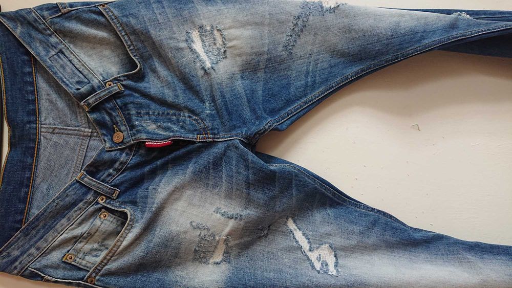 Продам итальянские мужские джинсы DSQUARED2.